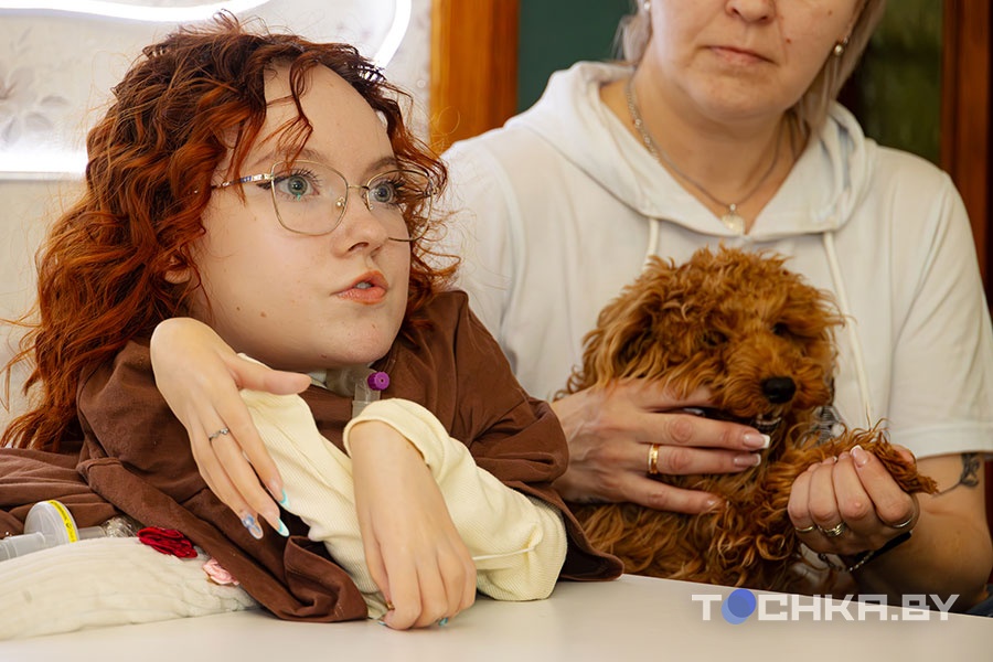 Жизнь на батарейке: как девушка на ИВЛ пытается найти работу