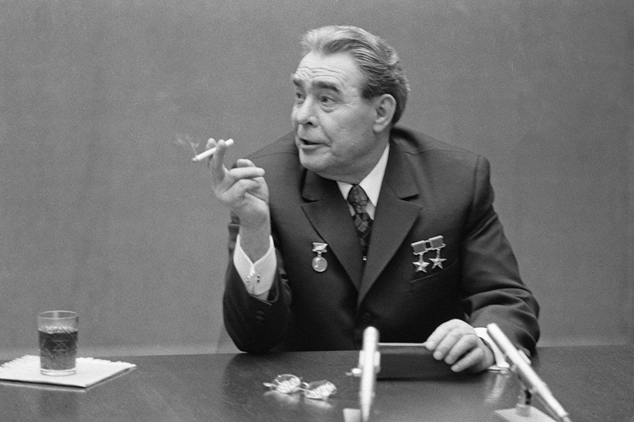 Как зародились телеобращения и почему 1992 год наступил на минуту позже