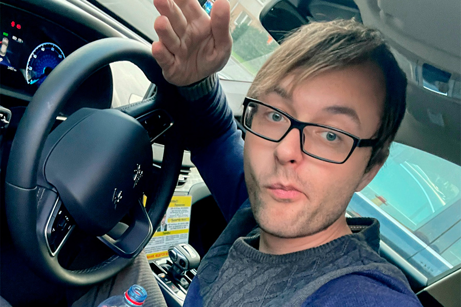 Радиоведущий стал таксистом и ни о чем не жалеет