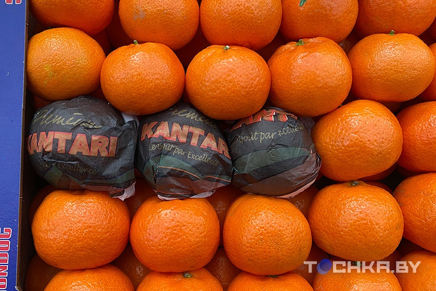 Сладкие, кислые, с косточками и без: устроили новогоднюю битву мандаринов