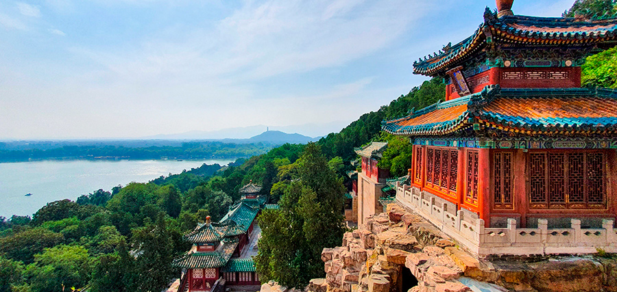 Облили бензином и подожгли: как белорус зарабатывает в Китае