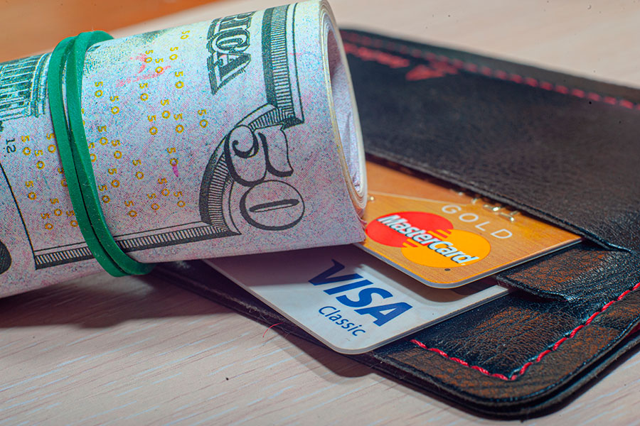 Иностранная карта в Беларуси: где снять деньги выгодно и без проблем