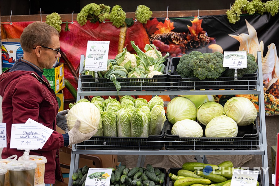 Томаты и яблоки по Br6: узнали, что происходит с ценами на фрукты и овощи