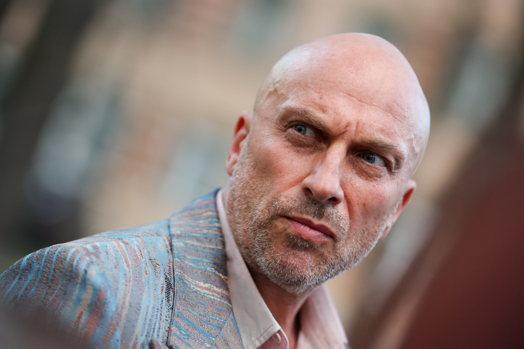 Керри Байронға ұқсайтын порно актриса Мен әдемі көршімді, мұғалімді және дәрігерді трафик еттім (порно)