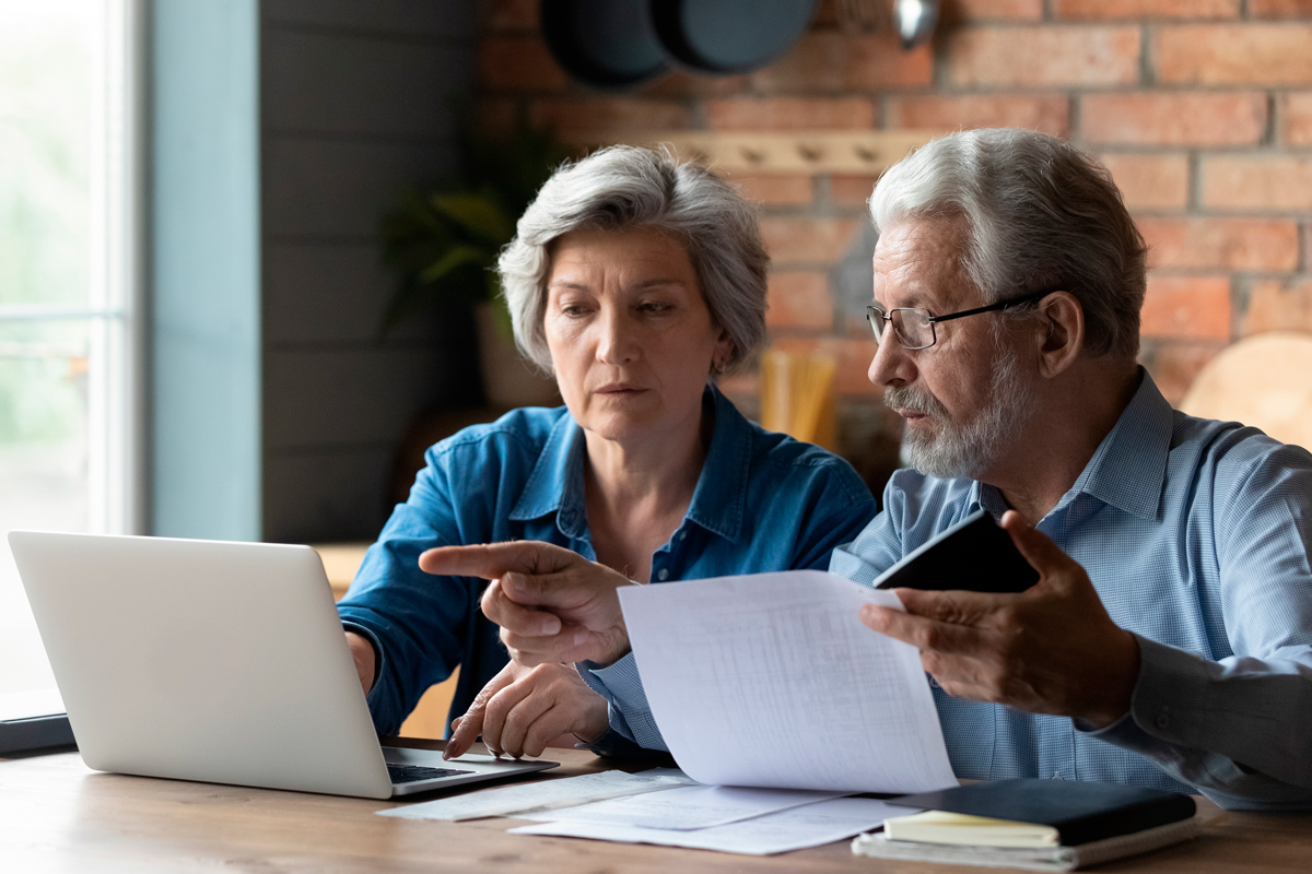 Пенсионеры могут перенести свой базовый счет в другой банк – вот что это дает
