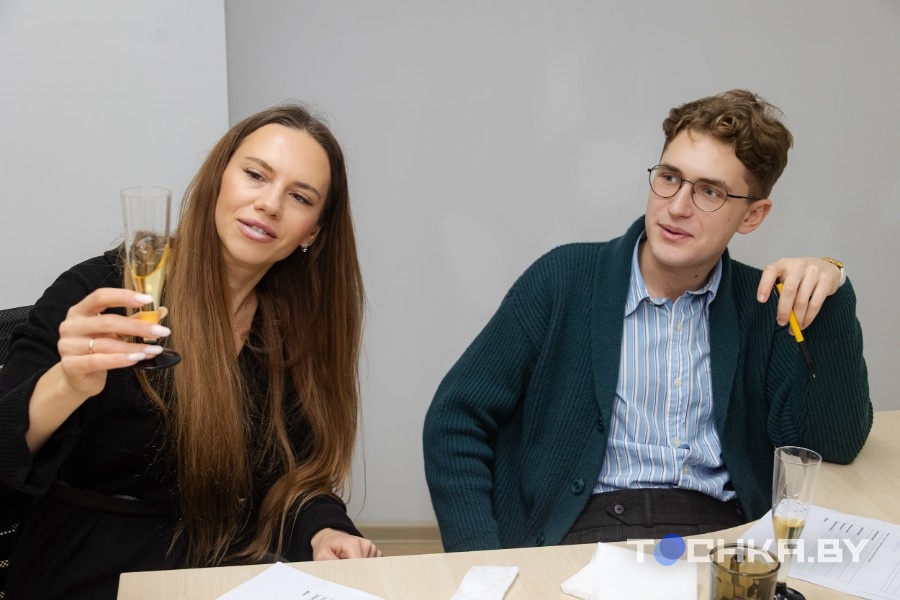 Запах тревоги и вкус ностальгии: сомелье и простой белорус пробуют чернила. Зачем это пить?