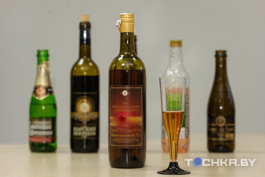 Запах тревоги и вкус ностальгии: сомелье и простой белорус пробуют чернила. Зачем это пить?