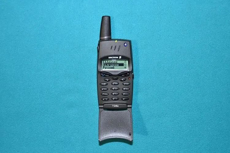 В Беларуси продают древние мобильники по бешеной цене – в чем прикол