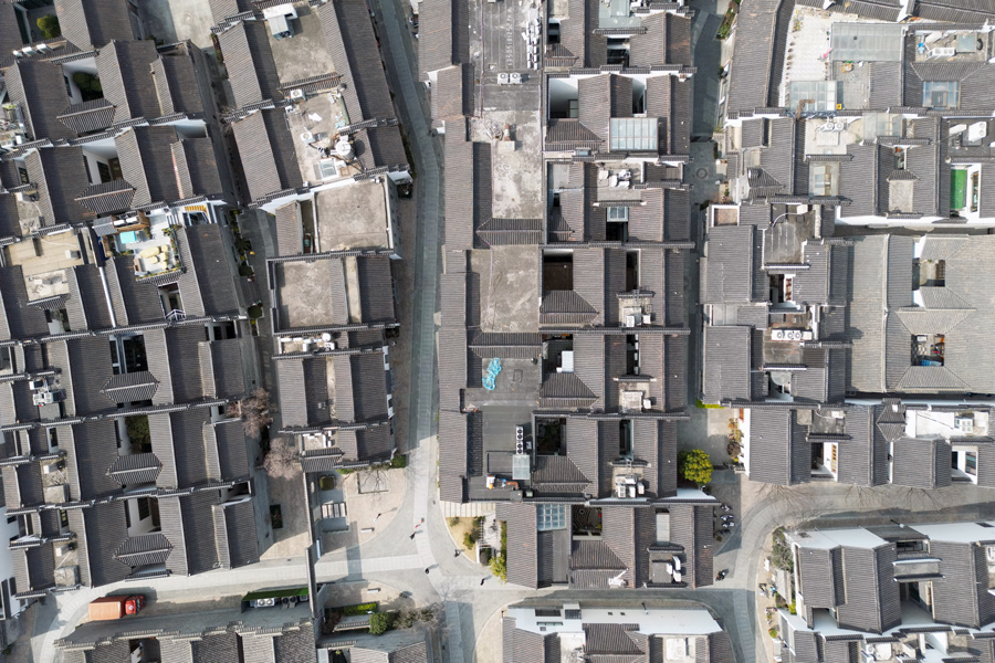 Облили бензином и подожгли: как белорус зарабатывает в Китае