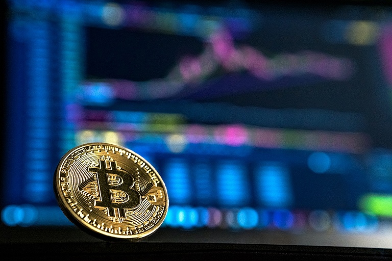 Bitcoin подешевел до показателей ноября 2020 года