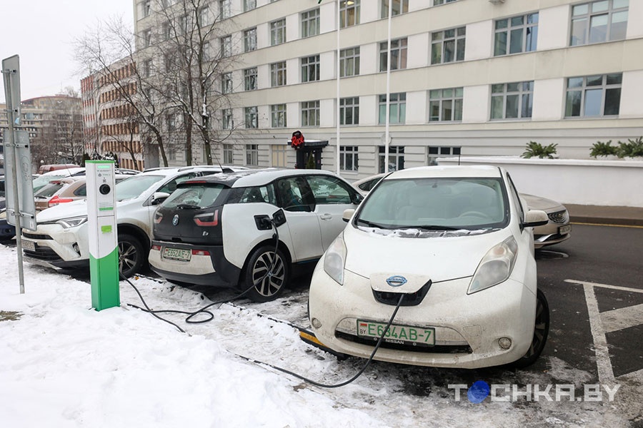 Что меняется в январе 2026 в Беларуси: новшества по зарплатам, пошлинам и действиям ГАИ