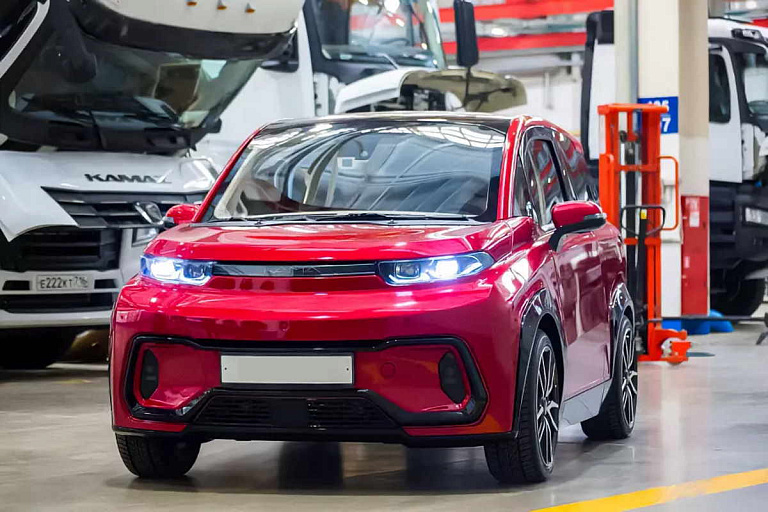 КАМАЗ показал свой первый серийный электрокар