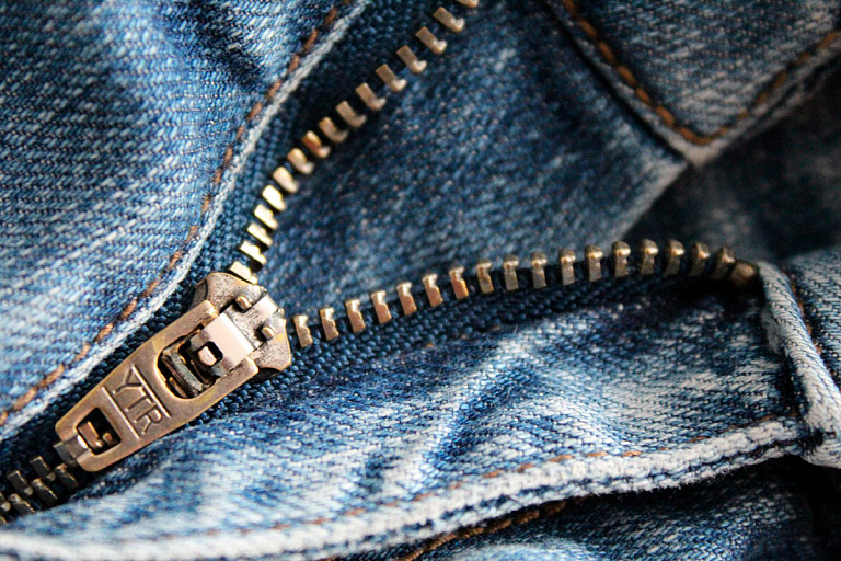 В Гродно мужчина снял штаны перед девушкой в автобусе – ему грозит срок