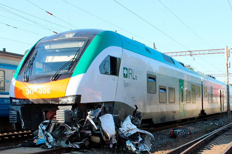 "Штадлер" смял легковушку под Ивацевичами – без жертв не обошлось