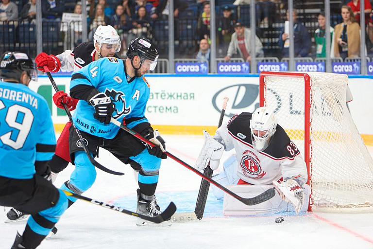 Минское "Динамо" на финише домашней серии проиграло аутсайдеру