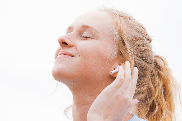 Кейт Буш и Гарри Стайлз: Spotify назвал самые топовые треки лета 2022