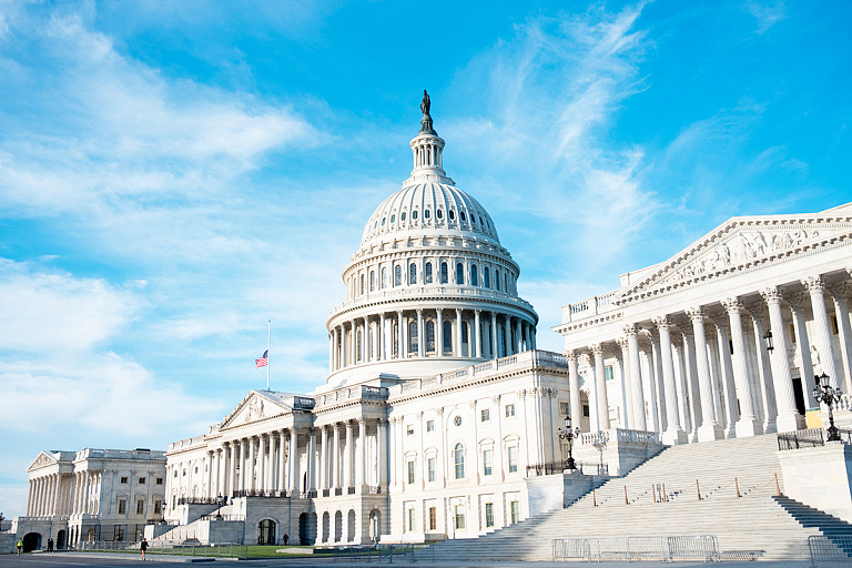 США признают, что обеспечивают безопасность властям Украины