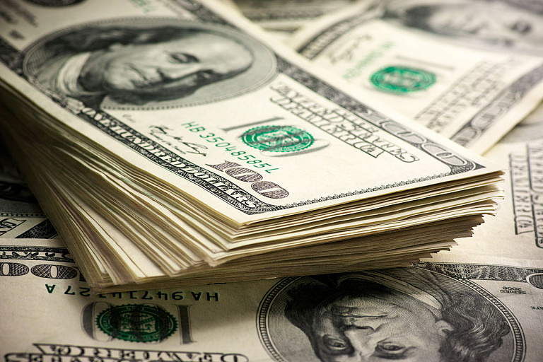 Евро серьезно дешевеет, а доллар вновь дорожает – итоги торгов 5 января