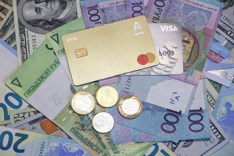 Официально: выплачивать деньги по контракту будут дважды в месяц