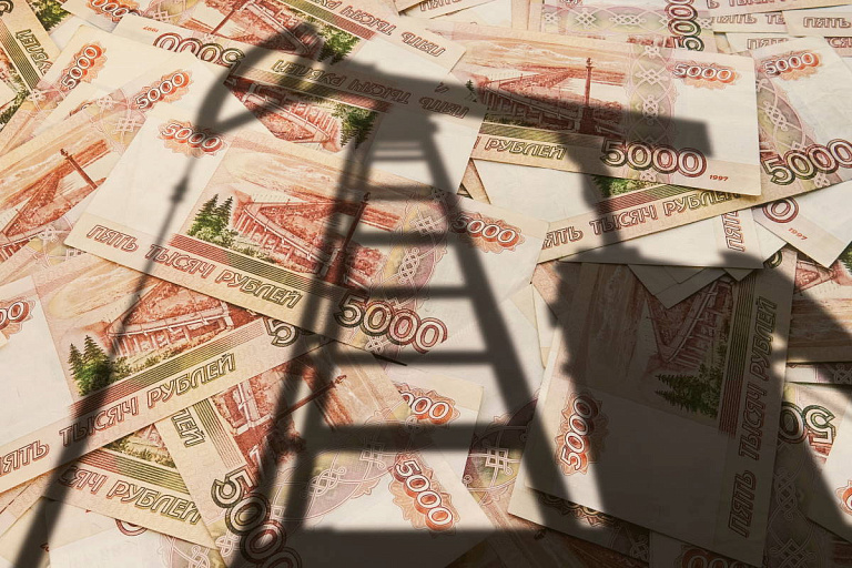 США могут поднять "потолок" цен на российскую нефть