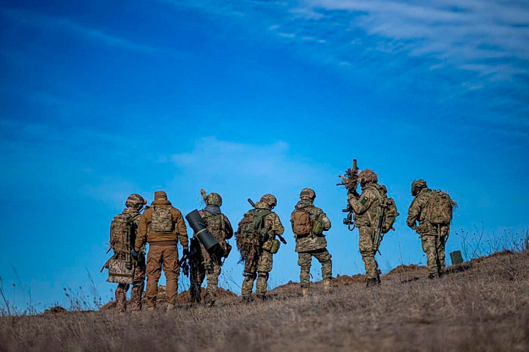 Украинские войска оставили Авдеевку, чтобы сменить позиции, – главком ВСУ