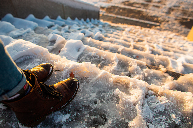По-прежнему гололедица: синоптики сообщают о сложных погодных условиях