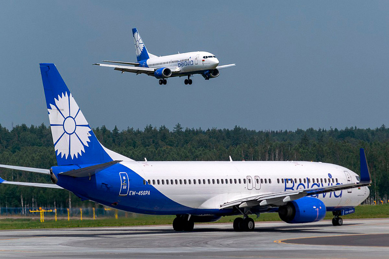 Ограничения на полеты продлили в России – чем это грозит туристам