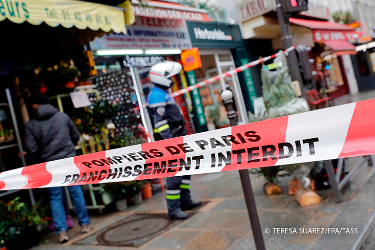 В Париже полиция применила слезоточивый газ против манифестантов − что произошло