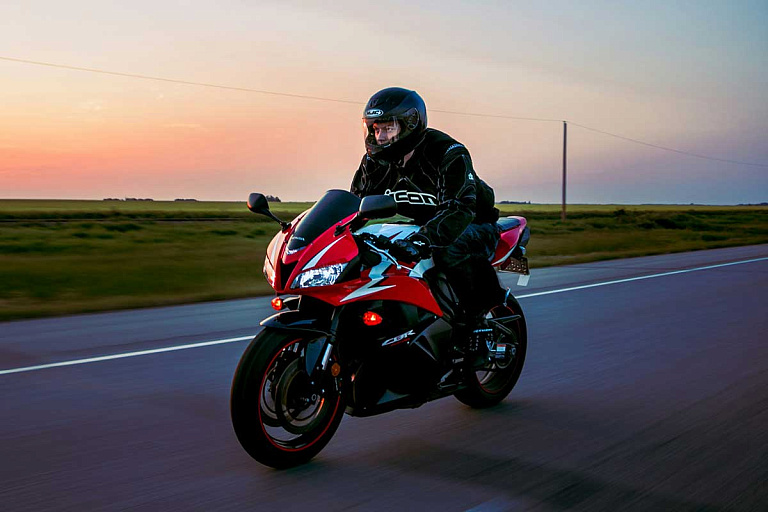 Водитель BMW "пнул" мотоциклиста в Гродно – СК ищет свидетелей