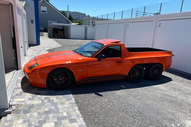 Спортивное купе Porsche 944 переделали в шестиколесный пикап Спортивное купе Porsche 944 переделали в шестиколесный пикап