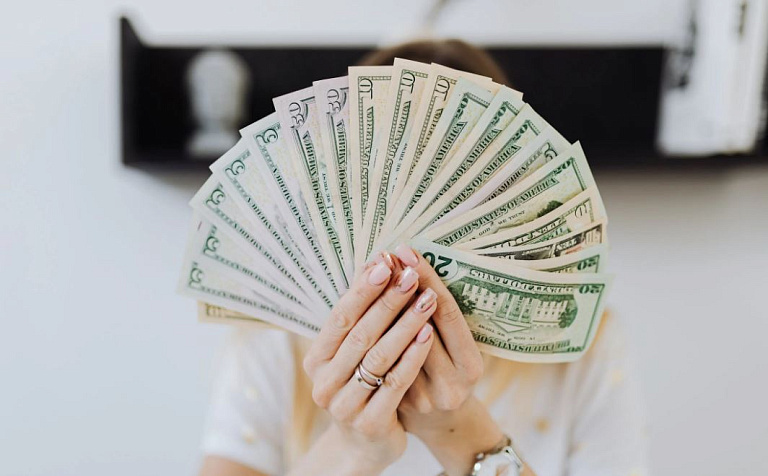 Поток вырос на 30%: зачем граждане стран Балтии едут в Беларусь? 