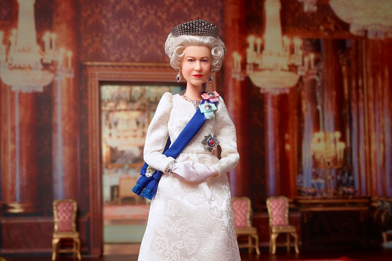 Куклы Барби в виде Елизаветы II раскупили за три секунды – СМИ