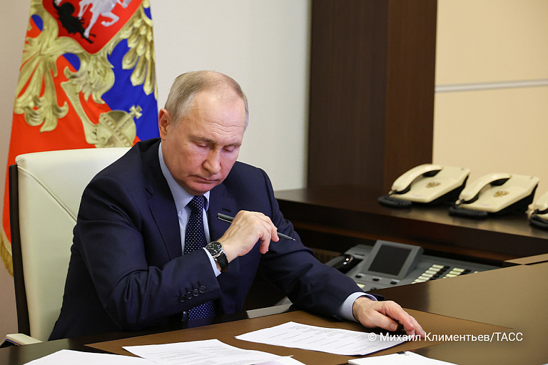 Ответ России на угрозы Запада не ограничится бронетехникой – Путин