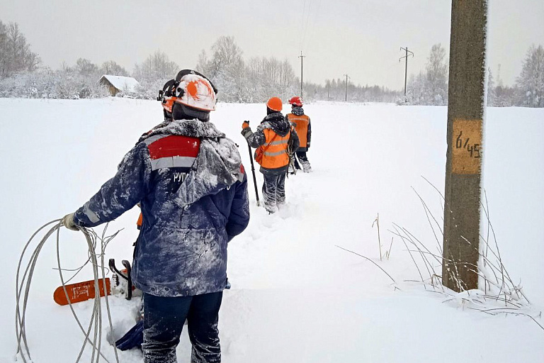 Энергетики Витебщины вернули электричество в более чем 260 населенных пунктах