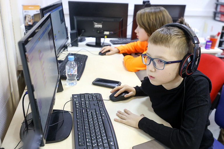 Мам, это для учебы: педагог рассказала, как видеоигры помогают с математикой