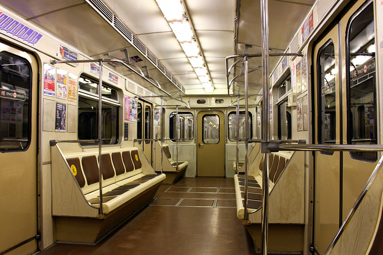 Один из выходов на "Октябрьской" частично закроют с 12 мая