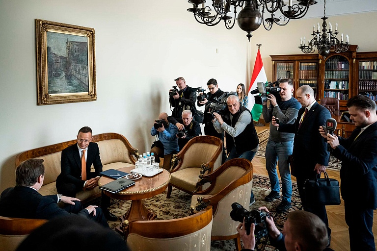 Минск призывает объявить перемирие в Украине и начать переговоры