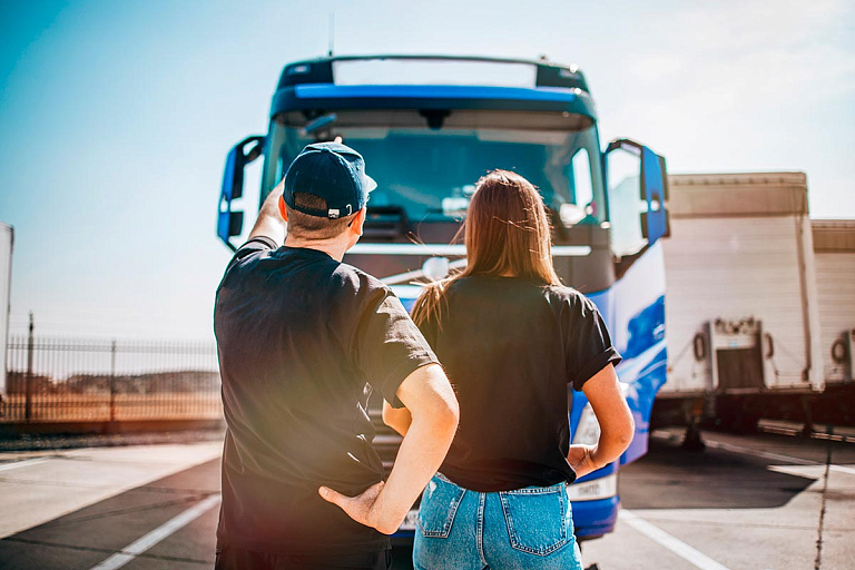 Новая фура vs водитель вместе с ИИ: кто сэкономит больше денег