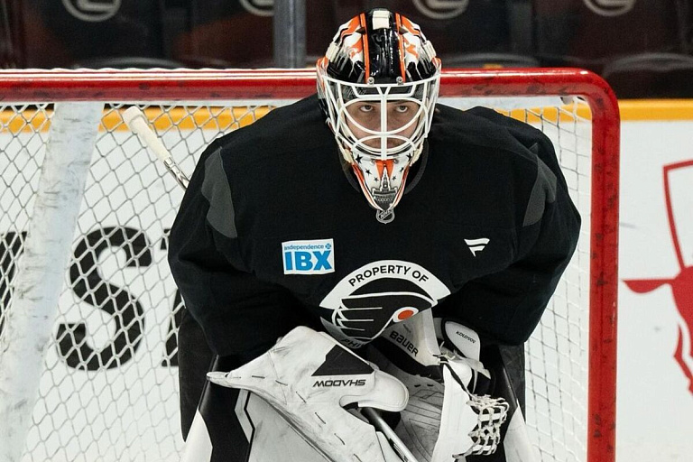 Колосов вдохновил "Филадельфию" на камбэк, а потом пропустил четыре шайбы