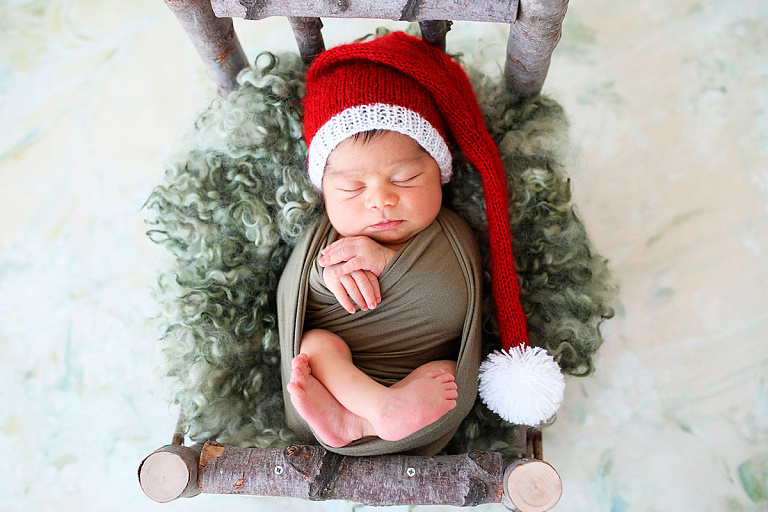 В Беларуси младенцам на Рождество подарят "першую вышыванку"