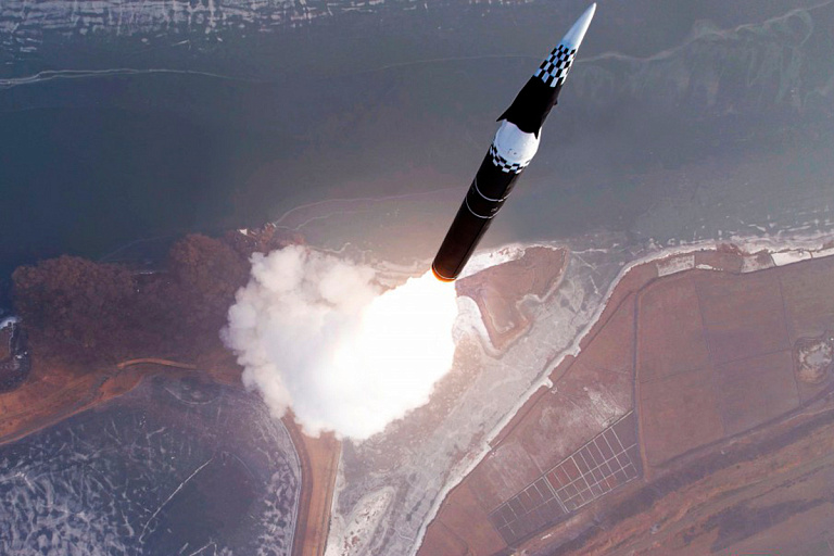 В КНДР испытали новейшую гиперзвуковую баллистическую ракету