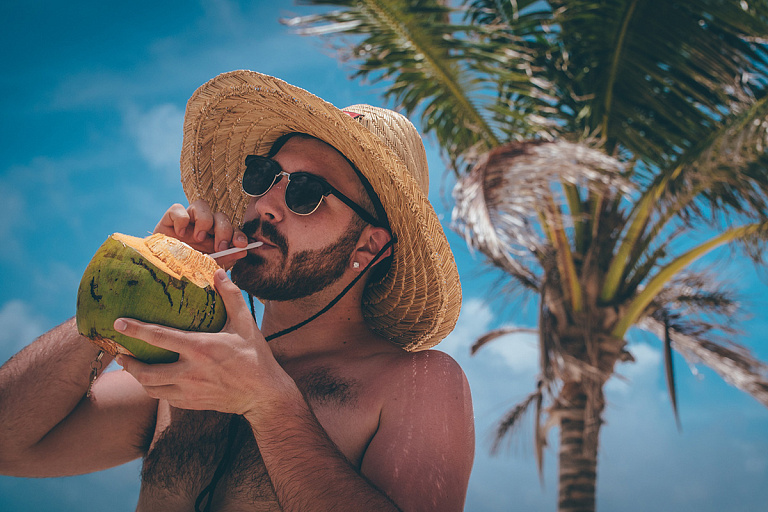 Названы самые полезные напитки в жару – вы точно удивитесь