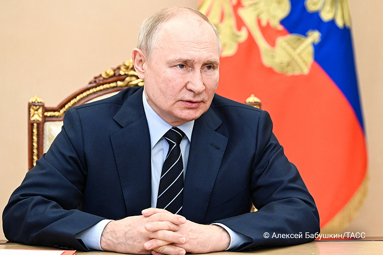 Путин допустил возможность применения ВС РФ кассетных боеприпасов в Украине