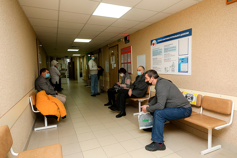 Почему белорусам нельзя снимать очереди в поликлиниках – ответ Минздрава