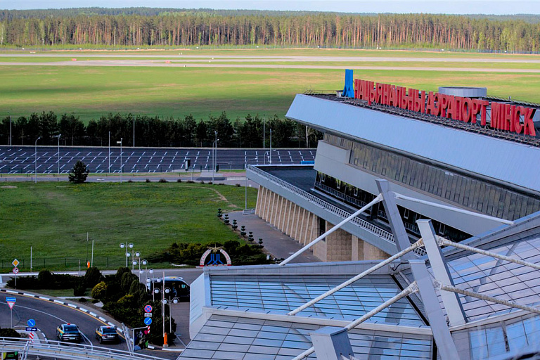 В аэропорту Минска после долгого ремонта открывают стоянку – что по ценам