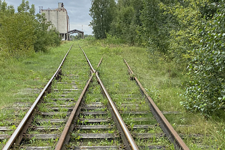Сколько стоит детская мечта: на Минщине продают реальную железную дорогу