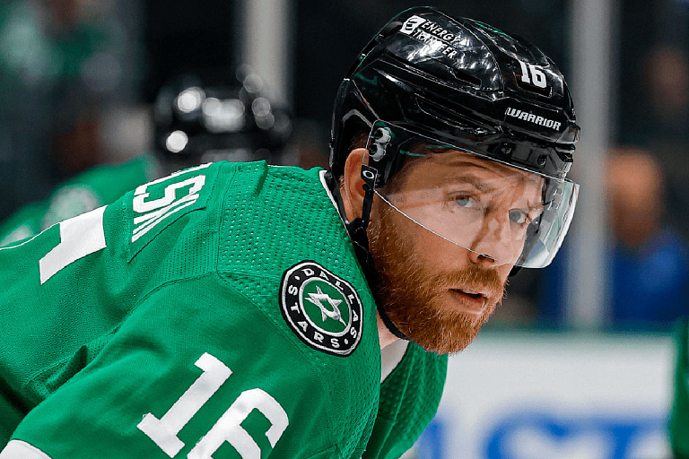 Звездный экс-легионер хоккейного "Динамо" выиграл турнир по гольфу