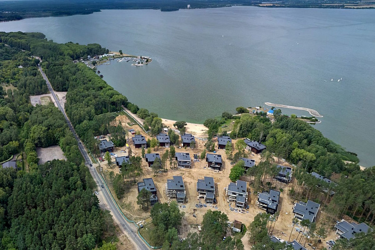 Самый дорогой дом месяца продали в закрытом поселке на Минском море