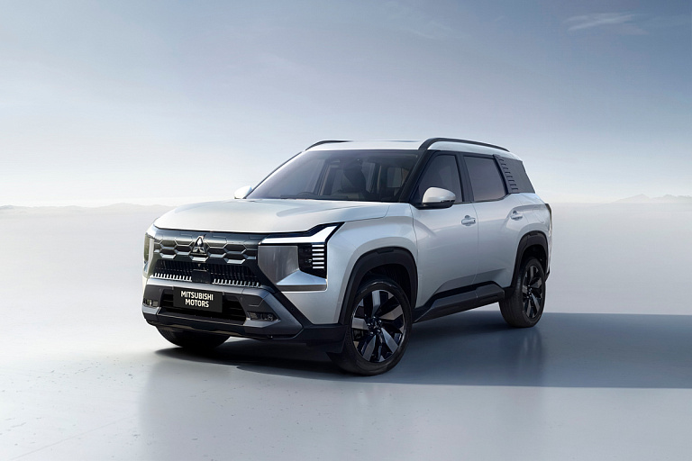 Mitsubishi представила семиместный кроссовер Destinator