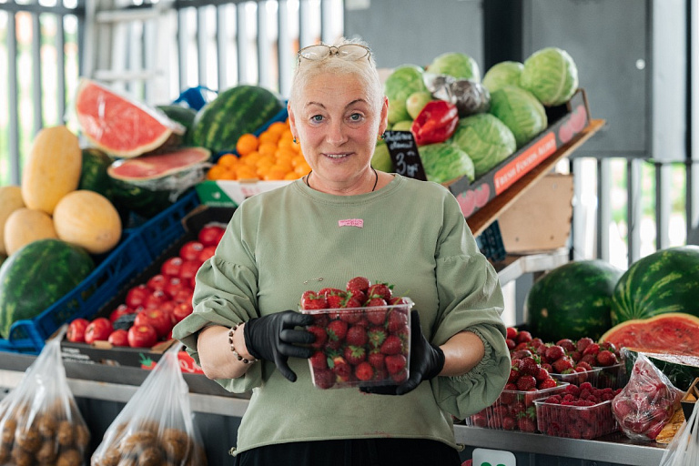 Бюджетная картошка и VIP-сорта томатов: что почем на рынке "Валерьяново"